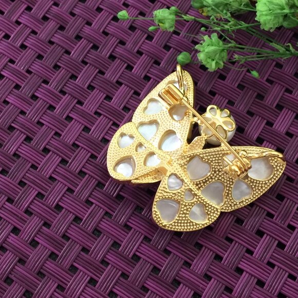 Pearl butterfly brooch - Picture 2 of 2